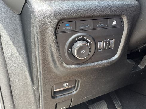 Used 2023 Jeep Grand Cherokee 4WD 4xe image 28