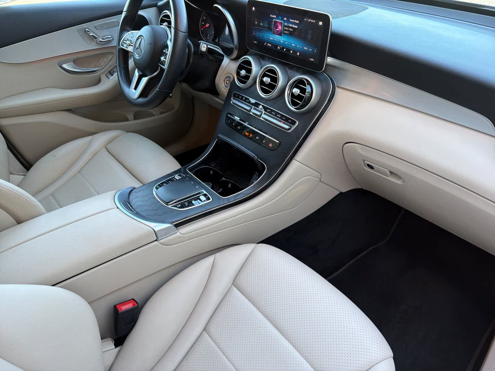 Used 2021 Mercedes-Benz GLC 300 4MATIC image 17