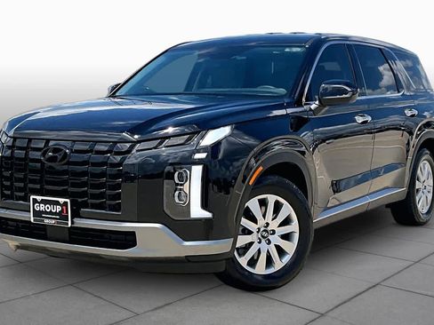 Used 2025 Hyundai Palisade SE FWD image 1