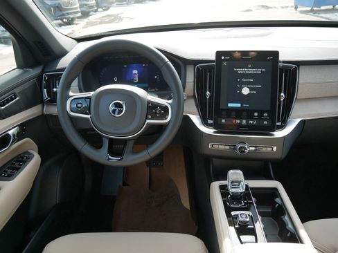 New 2026 Volvo XC90 T8 Plus w/ Protection Package Premier AWD/4WD image 6