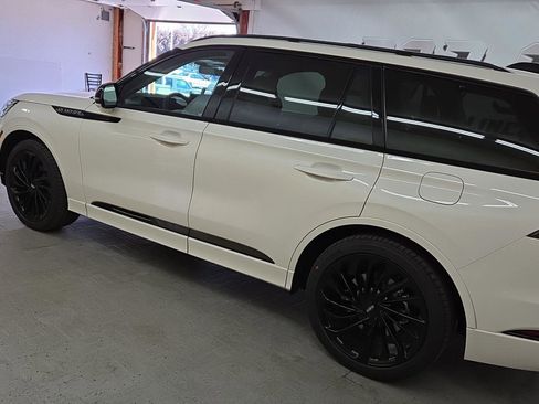 New 2026 Lincoln Aviator Reserve image 3