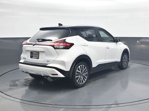 Certified 2023 Nissan Kicks SV image 7