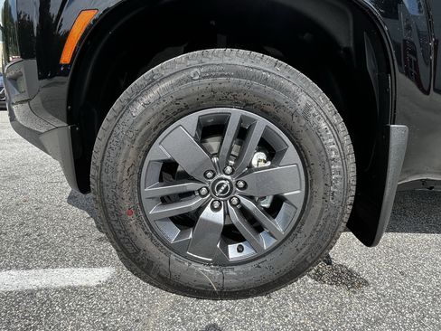 New 2026 Nissan Frontier SV w/ SV Convenience Package AWD/4WD image 12