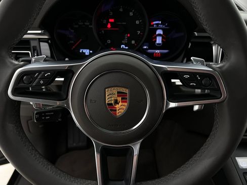 Used 2021 Porsche Macan image 16