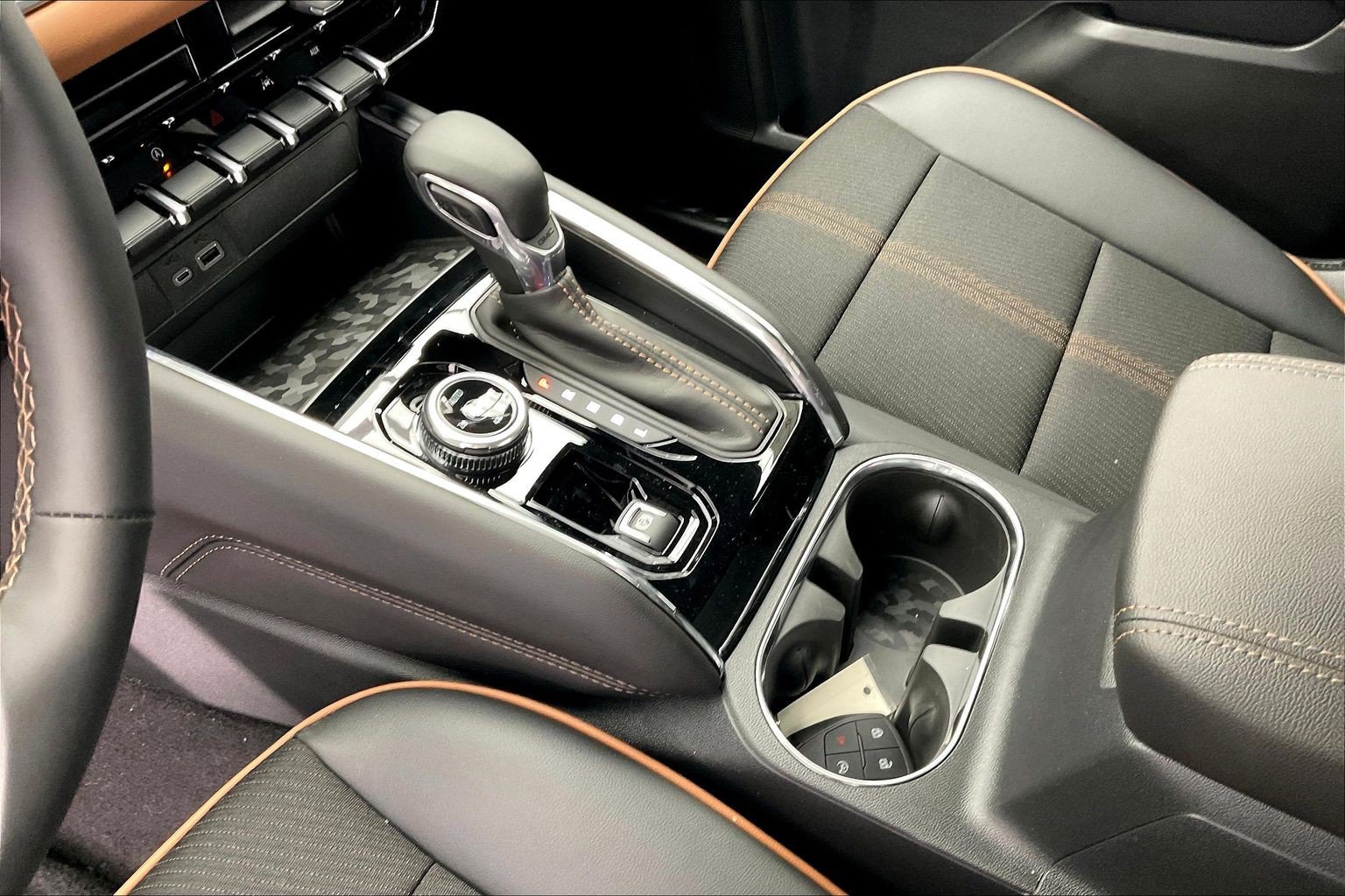 New 2026 GMC Canyon AT4 AWD/4WD image 8