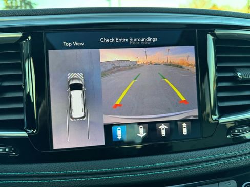 Used 2020 Chrysler Pacifica Limited w/ Advanced Safetytec Group image 37