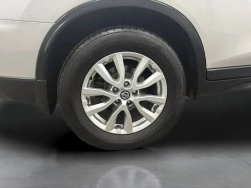 Used 2019 Nissan Rogue SV w/ Premium Package FWD image 26