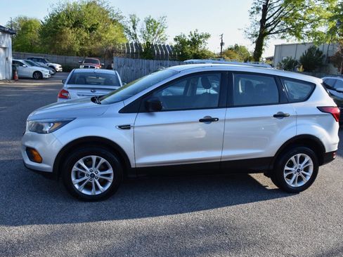 Used 2019 Ford Escape S image 2