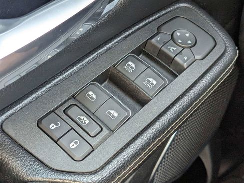 Used 2025 RAM 1500 Laramie AWD/4WD image 26