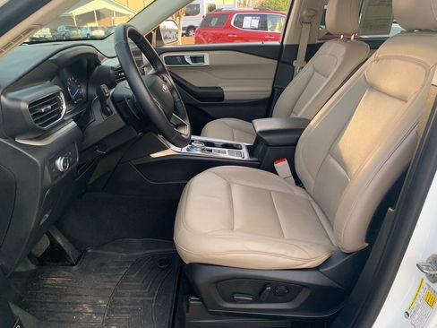 Used 2020 Ford Explorer XLT w/ Equipment Group 202A image 18
