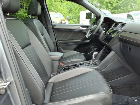Used 2024 Volkswagen Tiguan SE R-Line AWD/4WD image 10