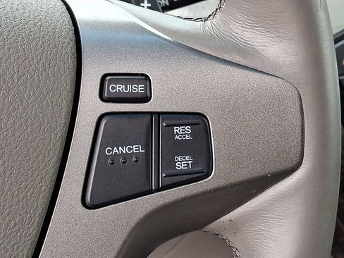 Used 2013 Acura MDX w/ Technology Package AWD/4WD image 25