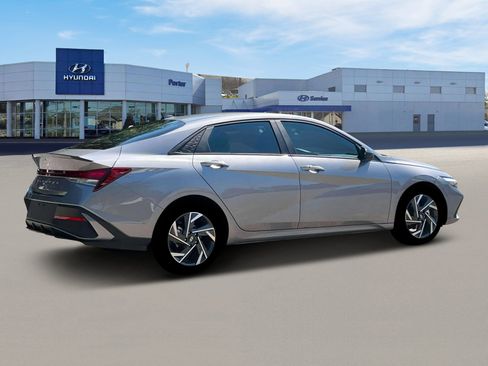 Used 2025 Hyundai Elantra Sport FWD image 8