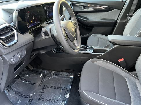 Used 2025 Chevrolet TrailBlazer LT image 12