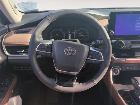 Certified 2026 Toyota Grand Highlander AWD image 12