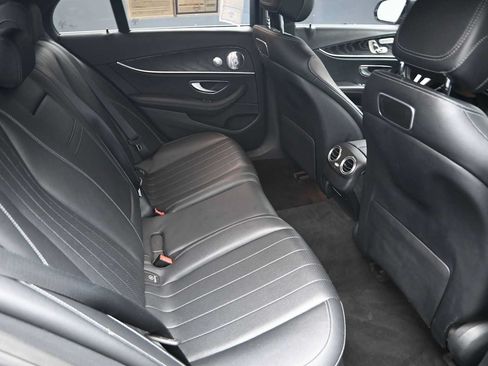 Used 2019 Mercedes-Benz E 300 4MATIC image 18
