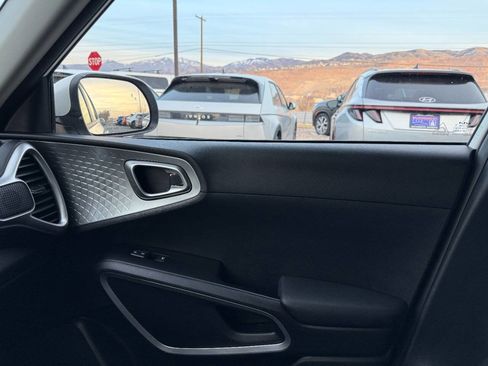 Used 2024 Kia Soul LX w/ Option Group 015 image 34