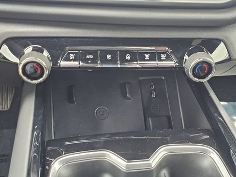 Used 2026 Chevrolet Silverado EV LT AWD/4WD image 32