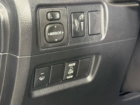 Used 2017 Toyota 4Runner SR5 AWD/4WD image 15