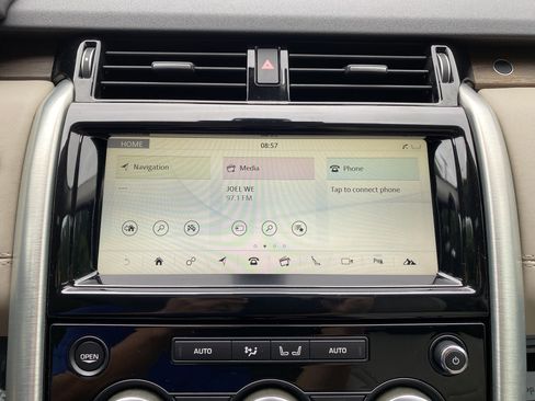 Used 2018 Land Rover Discovery HSE AWD/4WD image 24