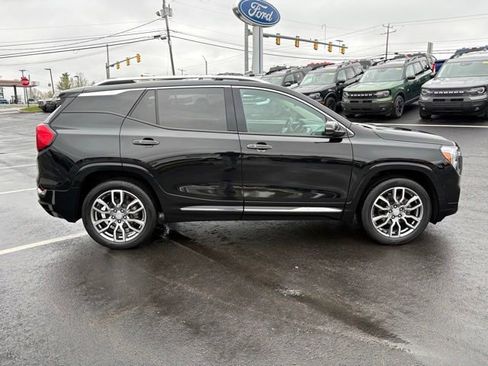 Used 2024 GMC Terrain Denali w/ Denali Premium Package AWD/4WD image 2