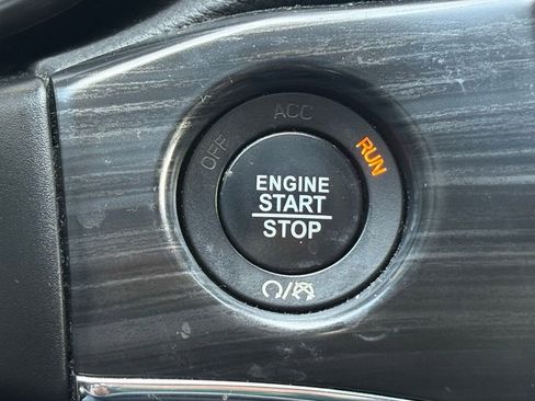 Used 2019 Jeep Grand Cherokee Limited image 29