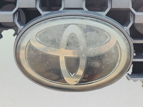 Used 2020 Toyota Tundra SR5 w/ SR5 Upgrade Package RWD image 9