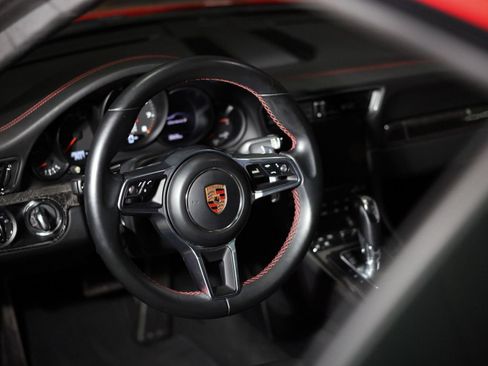 Used 2019 Porsche 911 Carrera 4 AWD/4WD image 30