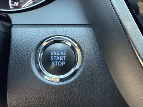 Used 2022 Toyota Camry SE image 40