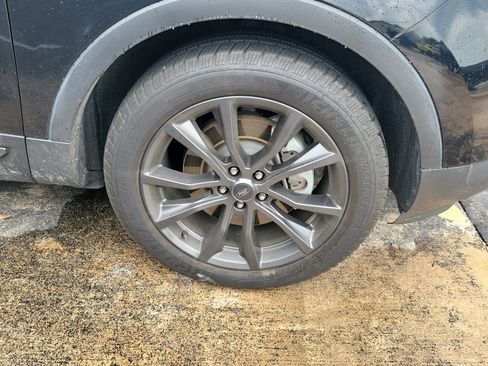 Used 2017 Ford Explorer XLT w/ Equipment Group 202A FWD image 5