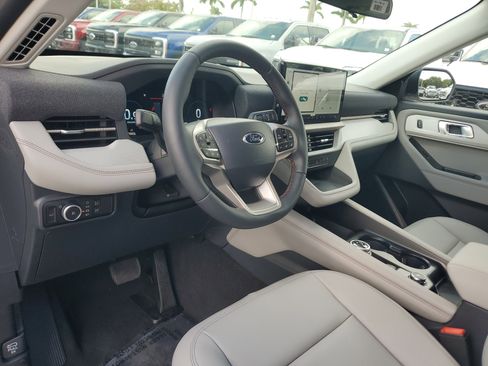 New 2026 Ford Explorer Active w/ Active Comfort Package image 9