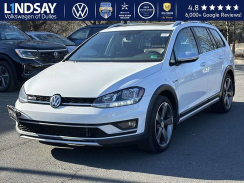 Used 2018 Volkswagen Golf Alltrack SE image 3