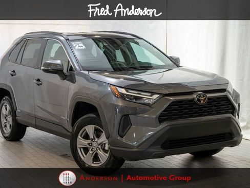 Used 2025 Toyota RAV4 LE AWD/4WD image 1