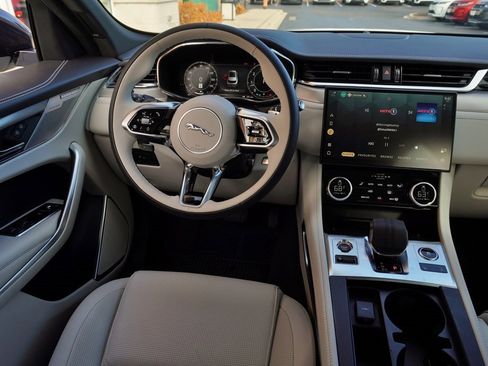 Used 2025 Jaguar F-PACE R-Dynamic S image 15