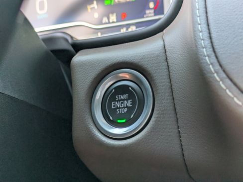 Used 2024 Chevrolet Suburban High Country image 30