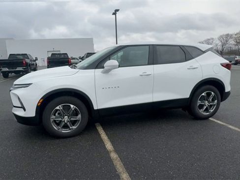 New 2025 Chevrolet Blazer LT w/ LPO, Floor Liner Package image 5
