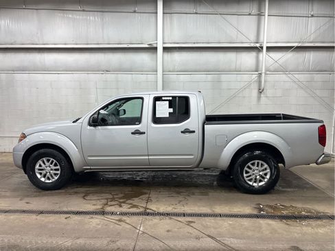Used 2016 Nissan Frontier SV image 5