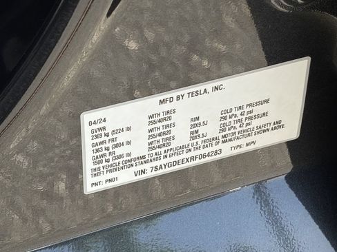 Used 2024 Tesla Model Y Long Range AWD/4WD image 38