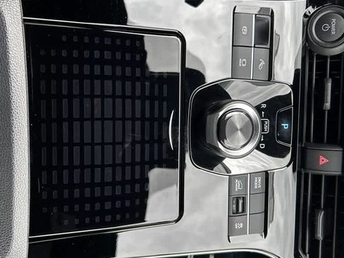 Certified 2024 Subaru Solterra AWD/4WD image 18