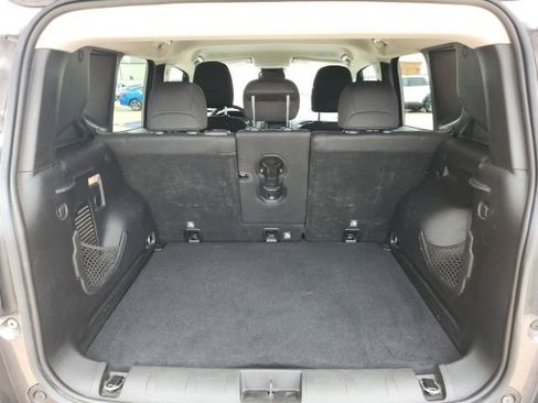 Used 2020 Jeep Renegade Latitude w/ Popular Equipment Group FWD image 18