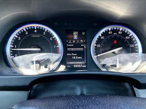 Used 2016 Toyota Highlander Limited Platinum image 24