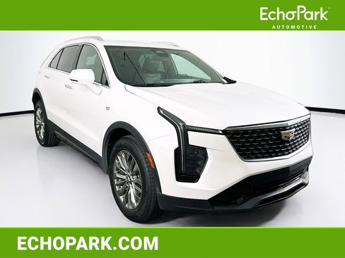 Used 2024 Cadillac XT4 Premium Luxury image 1