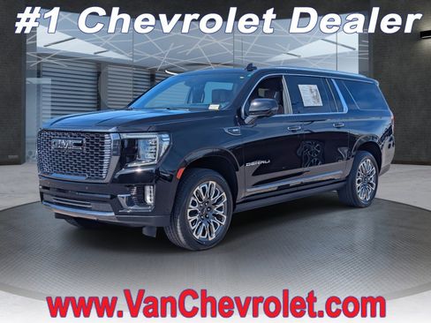 Used 2023 GMC Yukon XL Denali Ultimate image 1