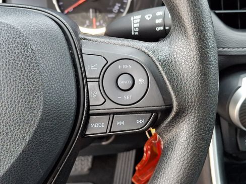 Certified 2019 Toyota RAV4 LE AWD/4WD image 24