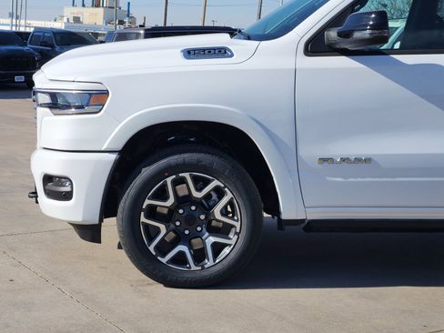 New 2026 RAM 1500 Laramie AWD/4WD image 10