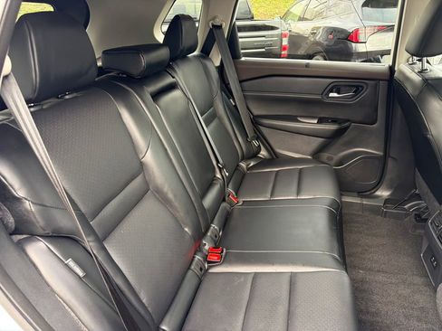 Used 2023 Nissan Rogue SV w/ SV Premium Package image 35