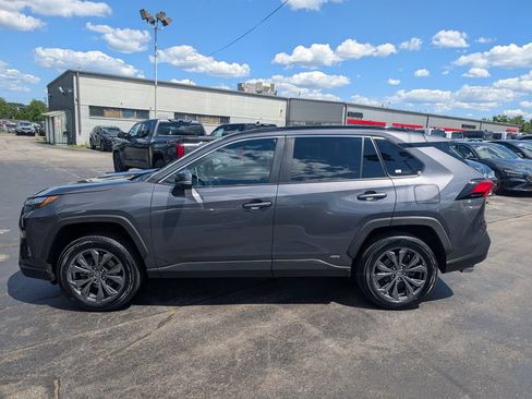 Used 2022 Toyota RAV4 XLE Premium AWD/4WD image 3