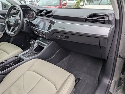 Used 2020 Audi Q3 2.0T Premium w/ Convenience Package image 27