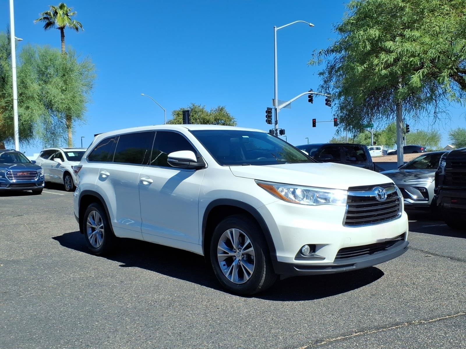 Used 2015 Toyota Highlander Plus AWD/4WD image 3