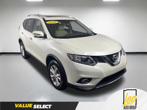 Used 2016 Nissan Rogue SV w/ SV Premium Package AWD/4WD image 8